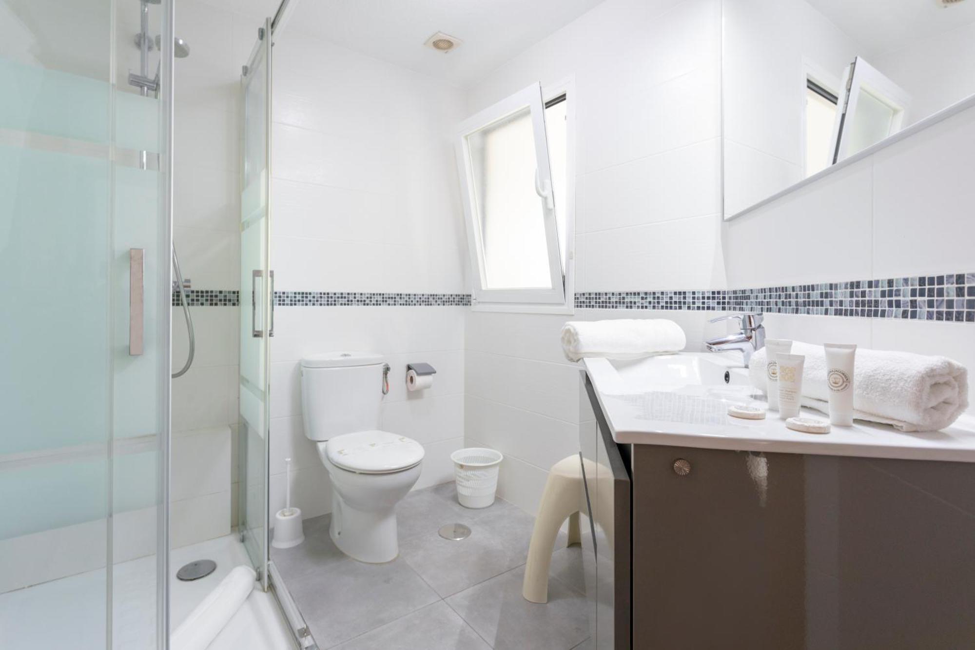 Almuñécar 1003 - Seafront Apartment On El Paseo - Air Conditionning - Wi-Fi - Smart Tv מראה חיצוני תמונה